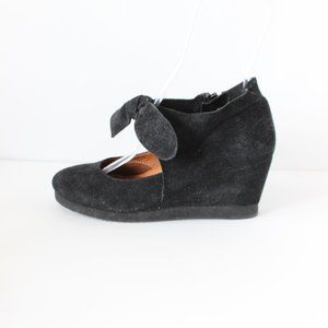 Kenneth Cole Gentle Souls Dawnest Black Suede Tie Strap Wedge sz 7.5